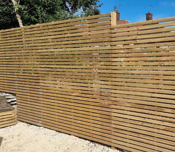 10 Modern and Stylish Horizontal Slatted Wooden Fencing Ideas